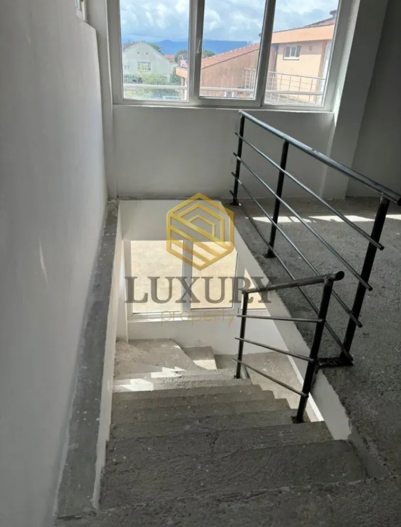 Rent, office space, 350m², Golubovci, Podgorica