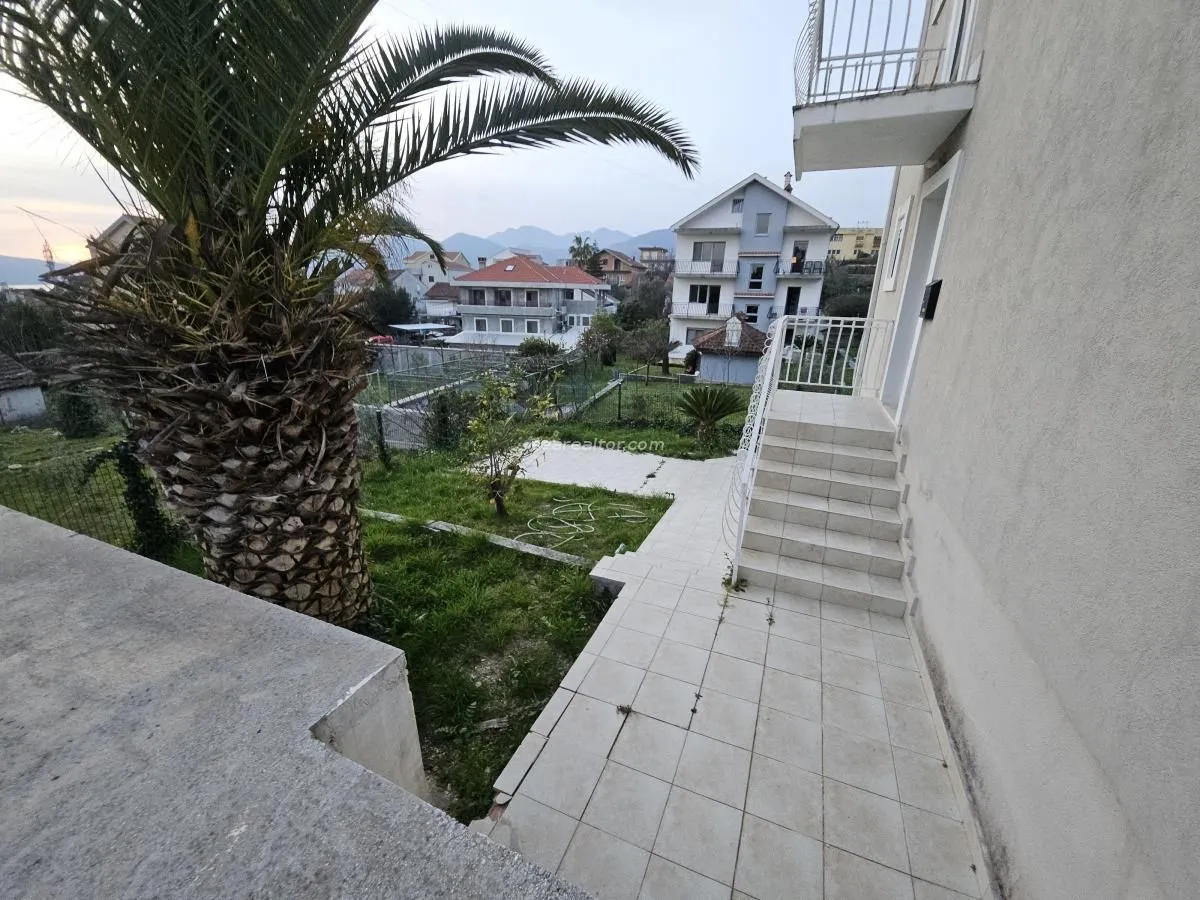 Prodaja, kuća, 220m², Centar, Tivat