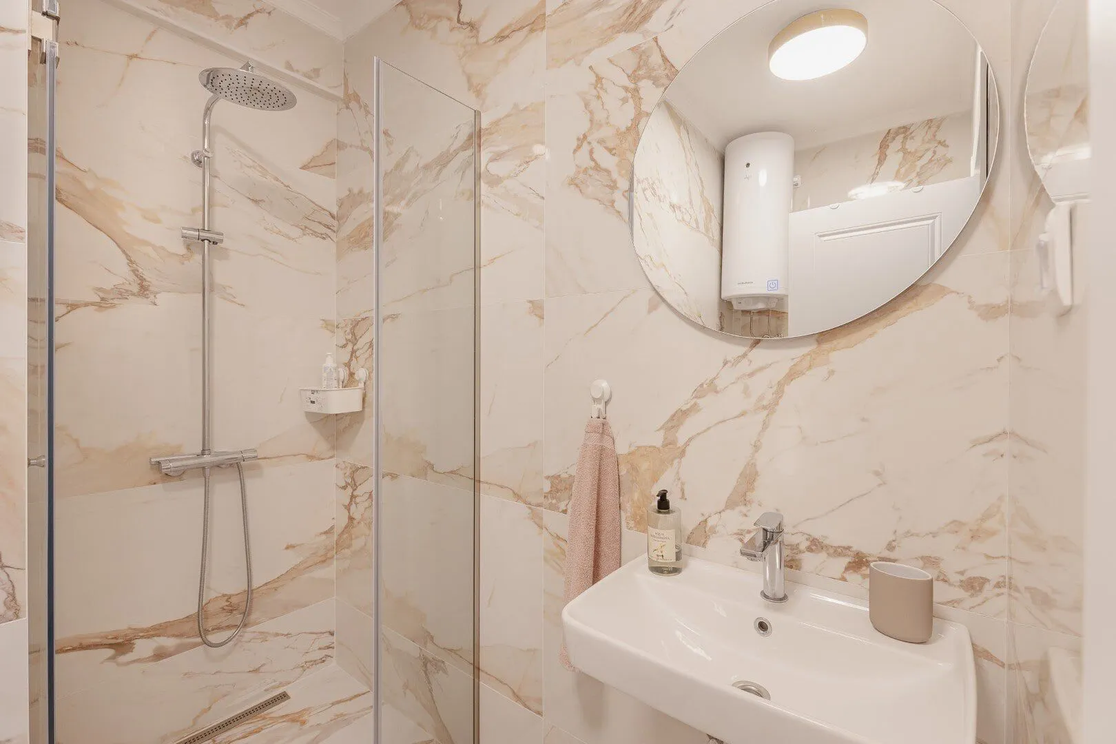 Prodaja, jednosoban stan, 60m², Radovići, Tivat