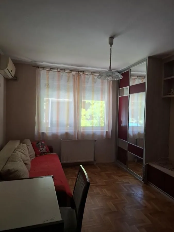 Izdavanje, jednosoban stan, 31m², Sajmište, Novi Sad