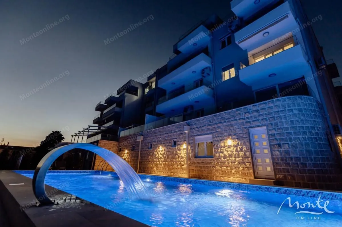 Prodaja, dvosoban stan, 138m², Baošići, Herceg Novi