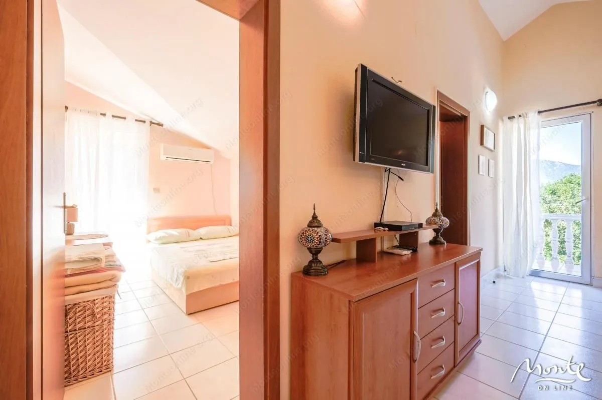 Prodaja, dvosoban stan, 53m², Orahovac, Kotor