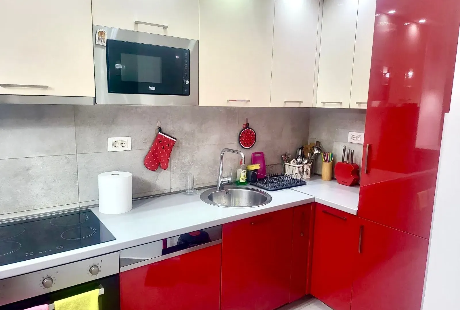 Izdavanje, dvosoban stan, 78m², Centar, Podgorica