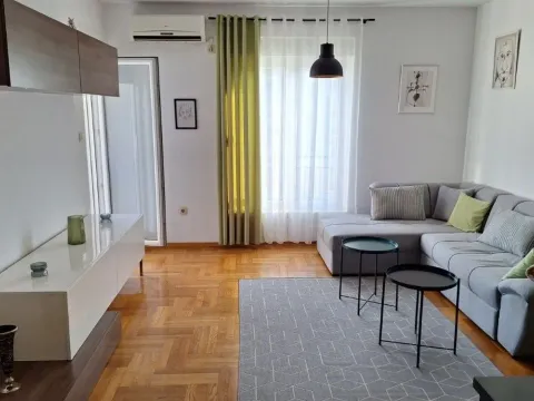 Izdavanje, jednosoban stan, 55m², Tuški Put, Podgorica - image 9