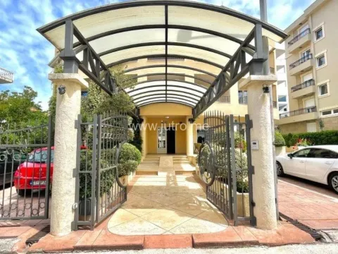 Prodaja, ugostiteljski objekat, 1300m², Budva, Crna Gora - image 18