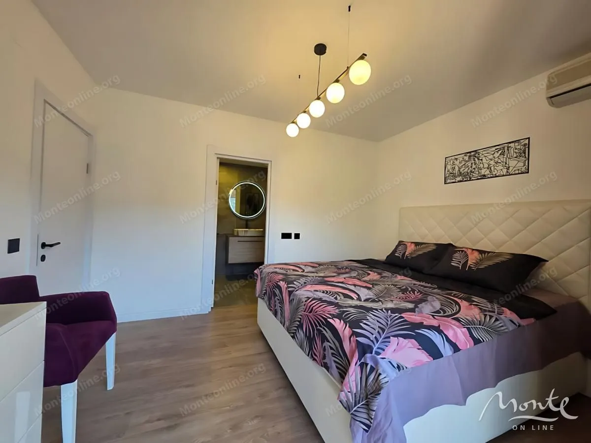 Sale, three bedroom apartment, 106m², Bečići, Budva