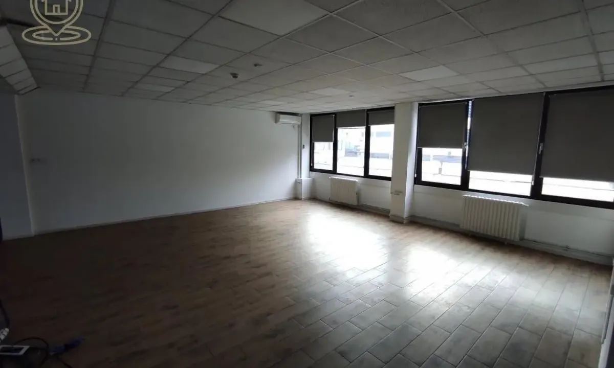 Izdavanje, poslovni prostor, 200m², Bulevar Oslobodjenja, Novi Sad Sve Podlokacije