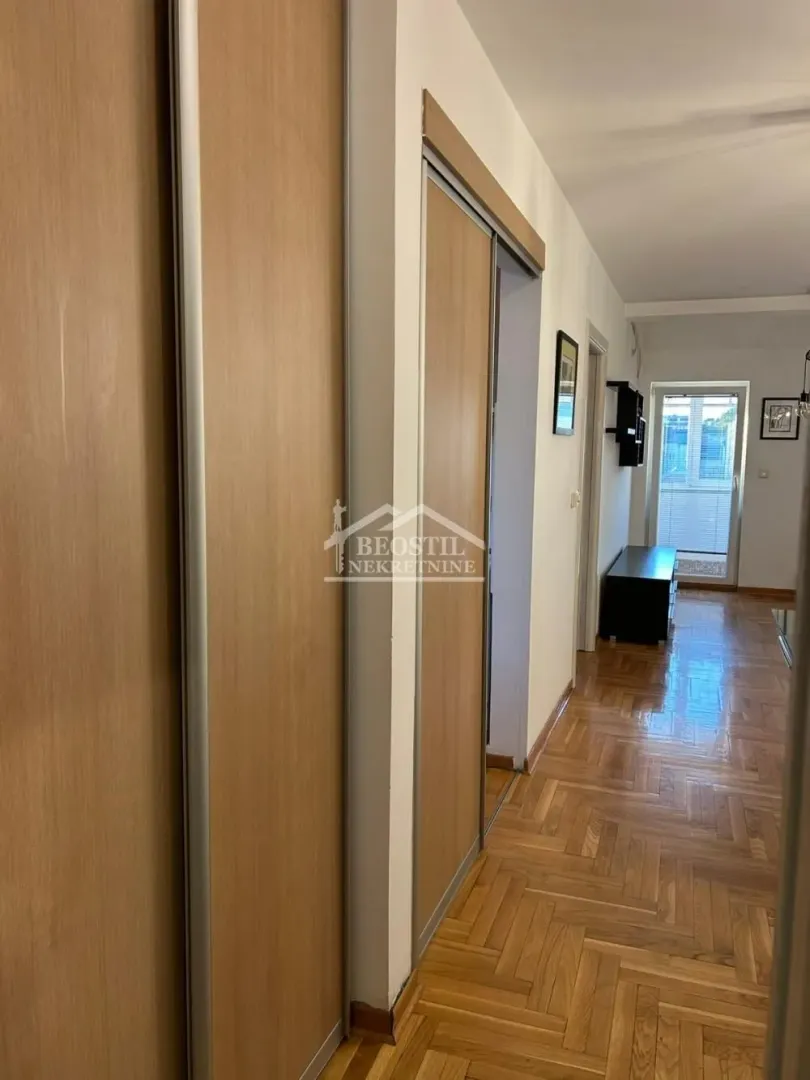 Prodaja, dvosoban stan, 42m², Kluz, Zvezdara Sve Podlokacije