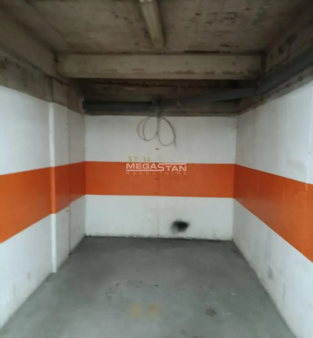 Izdavanje, parking/garaža, 11m², Lekino Brdo, Voždovac Sve Podlokacije