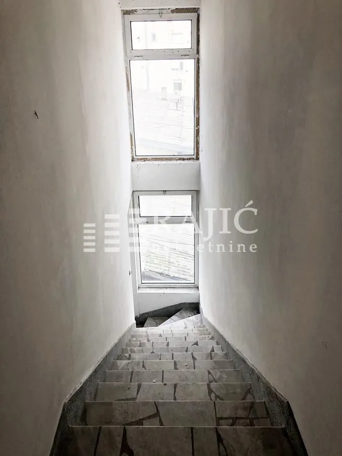 Rent, office space, 180m², Savski Trg, Beograd