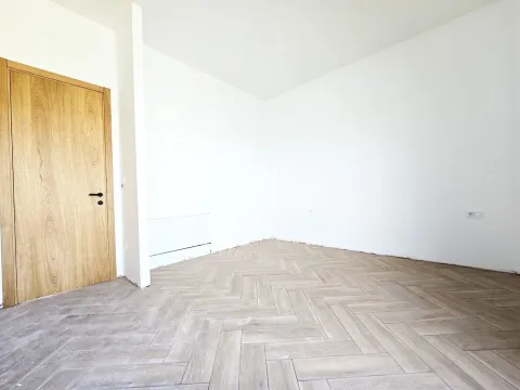 Rent, house, 434m², Farmaci, Podgorica - image 14