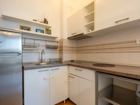 Sale, two bedroom apartment, 75m², Gospoština, Budva - image 11