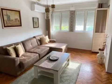 Izdavanje, dvosoban stan, 75m², Zabjelo, Podgorica