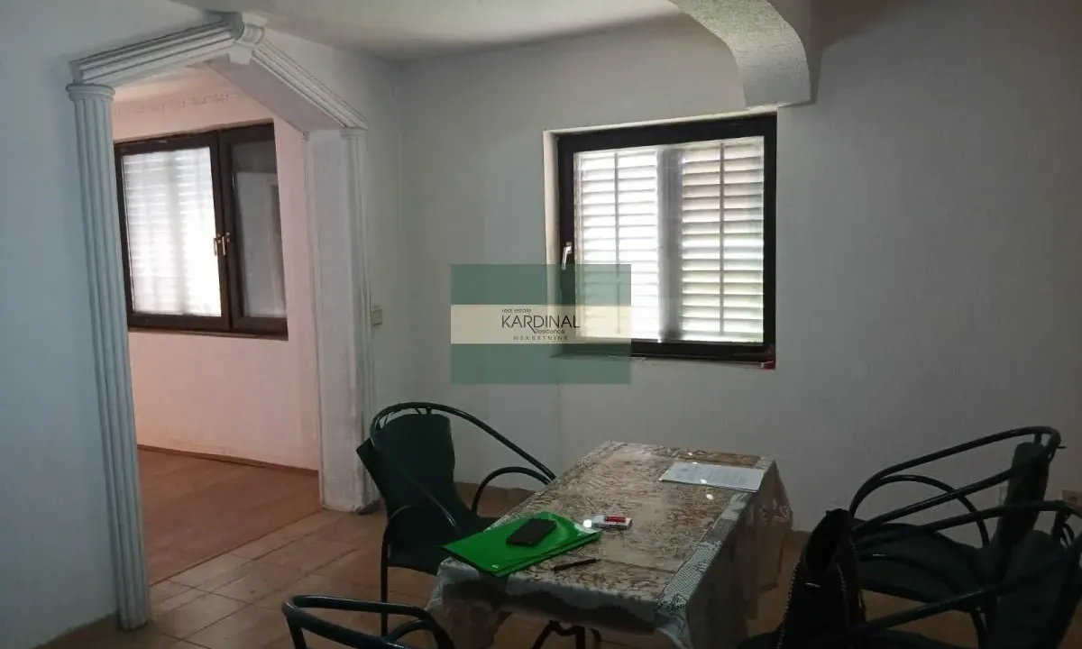 Prodaja, kuća, 536m², XI Kongres, Paraćin