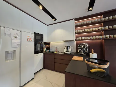 Prodaja, dvosoban stan, 85m², Dobrota, Kotor - image 12