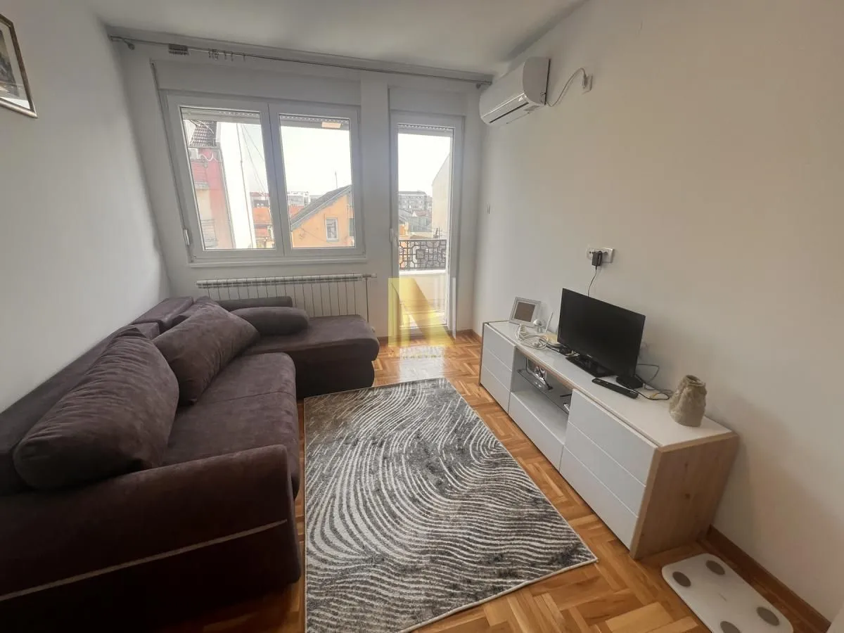 Izdavanje, jednosoban stan, 39m², Salajka, Novi Sad Sve Podlokacije