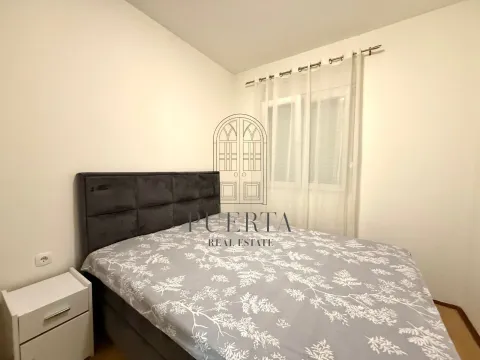 Rent, two bedroom apartment, 70m², 1 maj, Podgorica - image 9