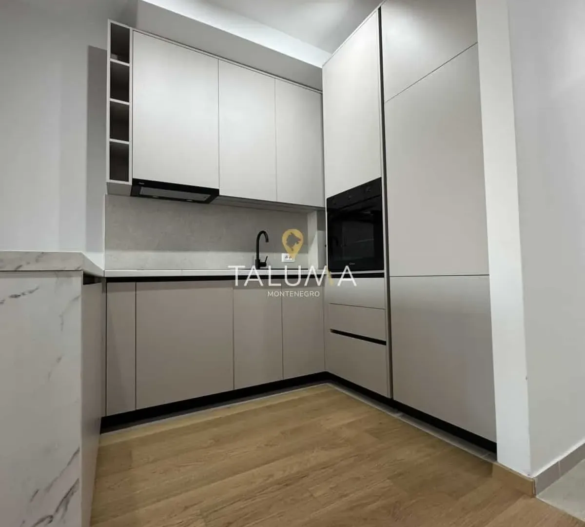 Sale, two bedroom apartment, 71m², Bečići, Budva