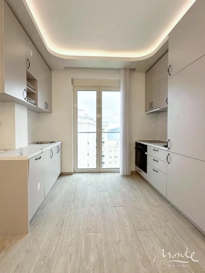 Sale, two bedroom apartment, 74m², Bečići, Budva