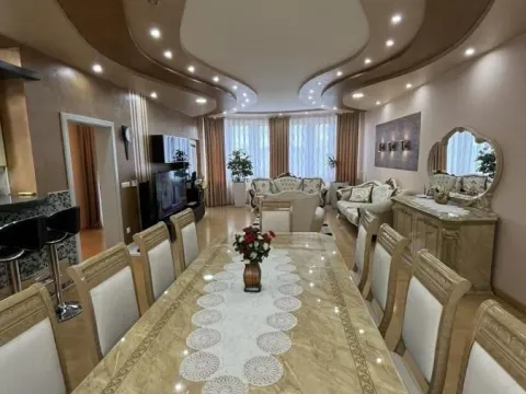 Prodaja, kuća, 302m², Vinorača, Jagodina - image 36