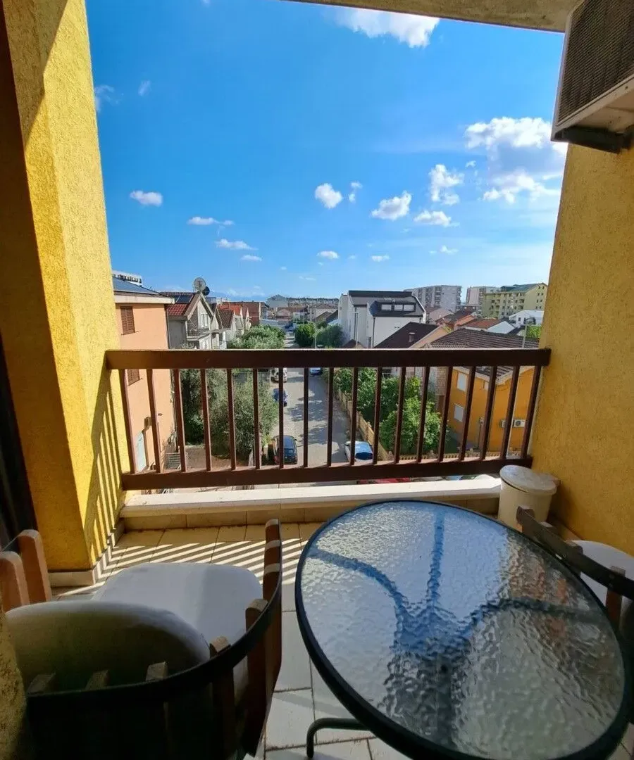 Rent, one bedroom apartment, 50m², Stari Aerodrom, Podgorica