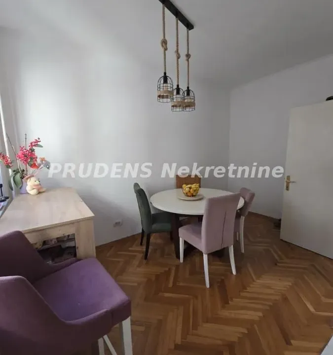Prodaja, dvosoban stan, 66m², Stari Grad, Beograd