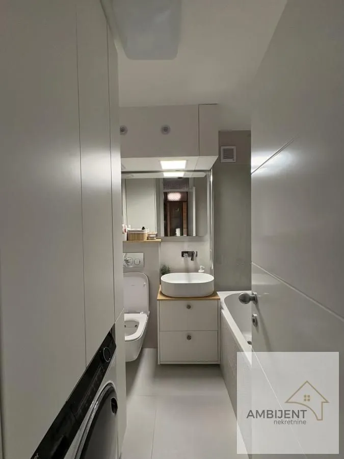 Prodaja, trosoban stan, 73m², Galenika, Beograd
