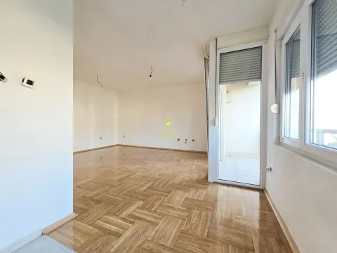 Sale, two bedroom apartment, 73m², Dalmatinska ulica, Podgorica - image 2