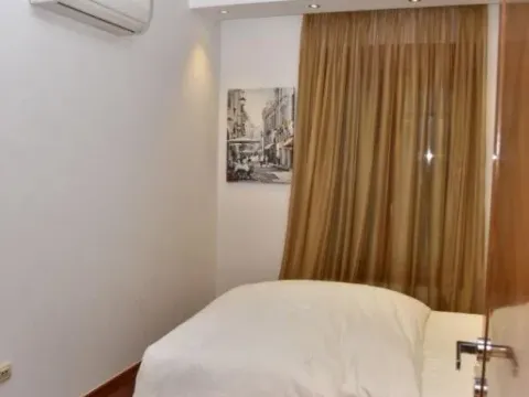 Izdavanje, četvorosoban stan, 130m², Centar, Podgorica - image 5