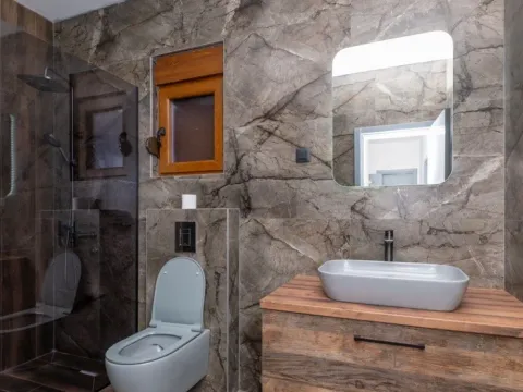 Izdavanje, kuća, 140m², Donja Gorica, Podgorica - image 16