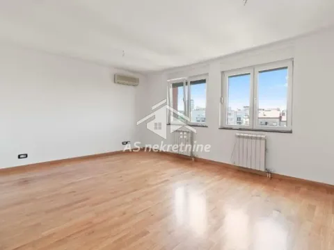 Izdavanje, trosoban stan, 128m², Stari Grad, Beograd - image 9