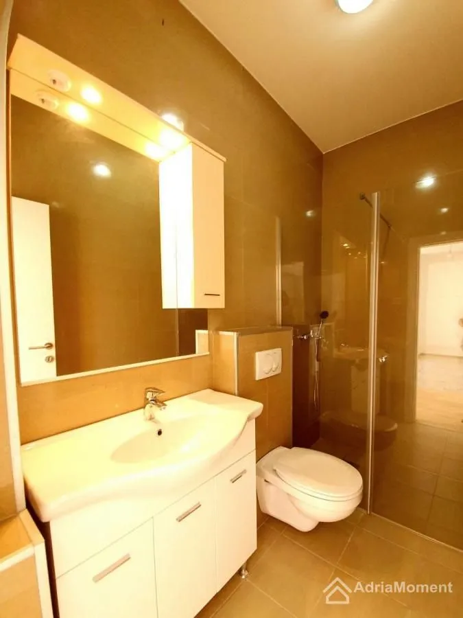 Sale, three bedroom apartment, 171m², Petrovac, Budva