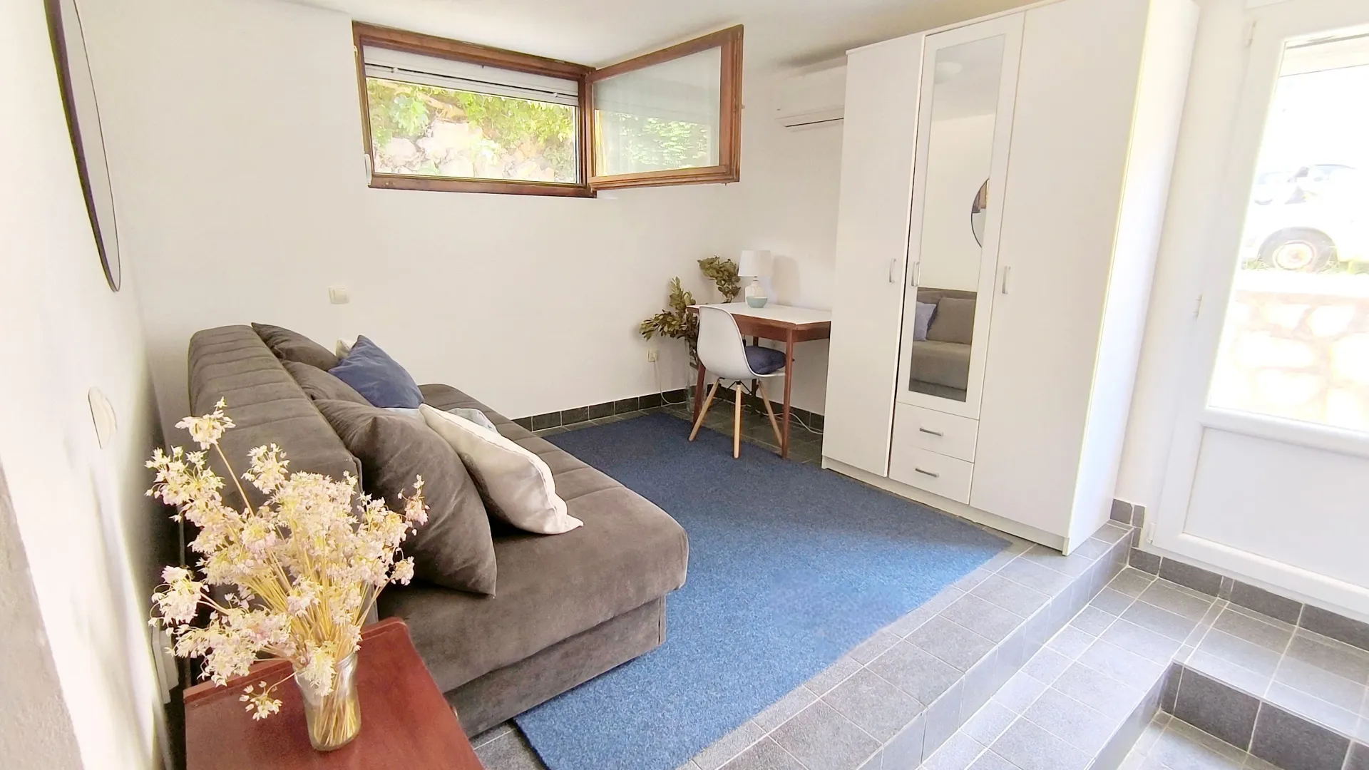 Izdavanje, garsonjera, 25m², Lazi, Budva
