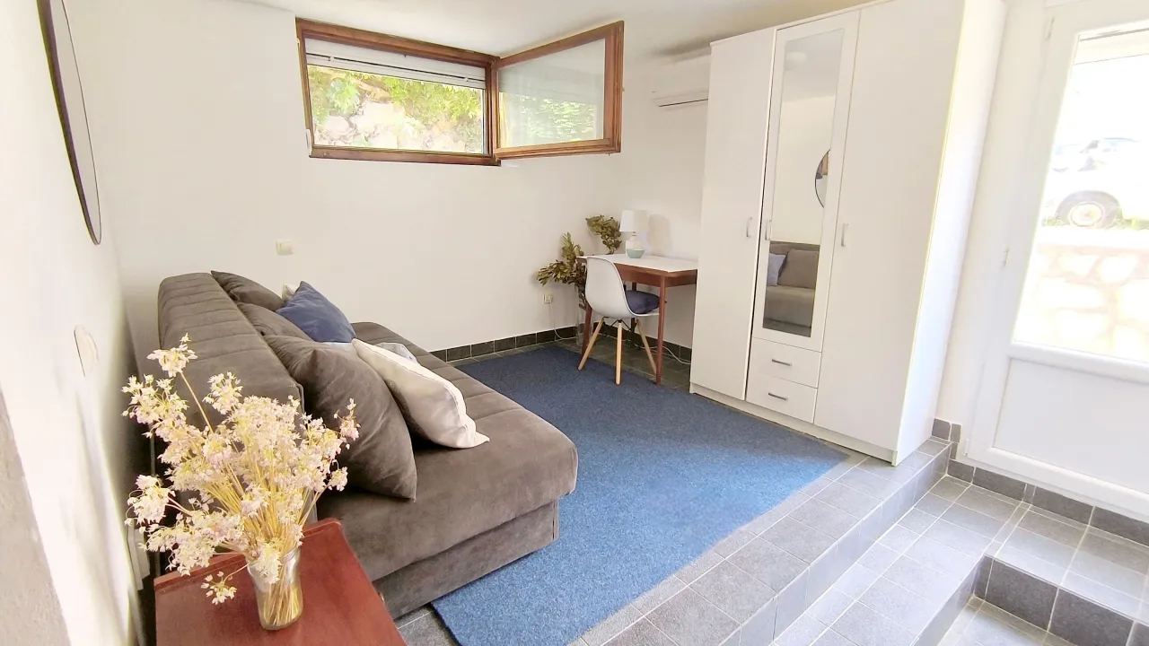 Rent, studio apartment, 25m², Lazi, Budva