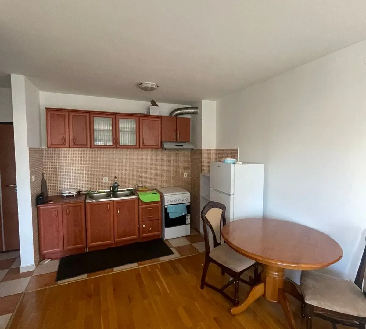 Izdavanje, jednosoban stan, 36m², 1 maj, Podgorica
