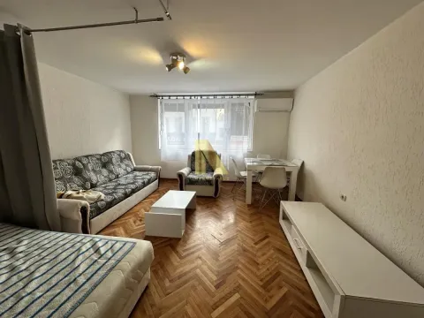 Izdavanje, jednosoban stan, 42m², Centar, Novi Sad - image 3