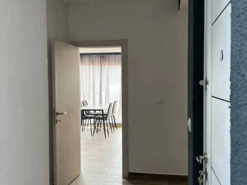 Izdavanje, dvosoban stan, 70m², Kalimanj, Tivat - image 10