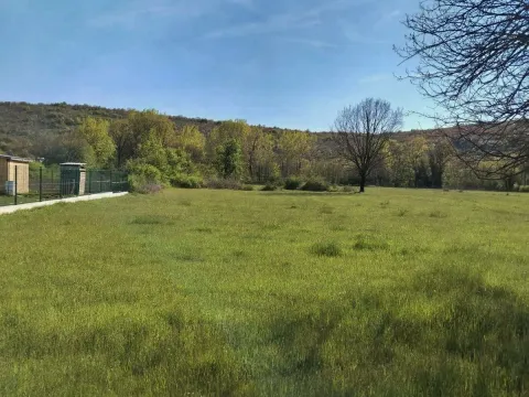 Zemljište in Novo Selo