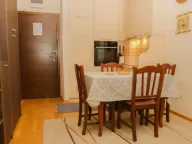 Izdavanje, dvosoban stan, 50m², Centar, Budva - image 7