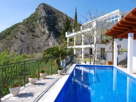 Sale, house, 486m², Bečići, Budva - image 2