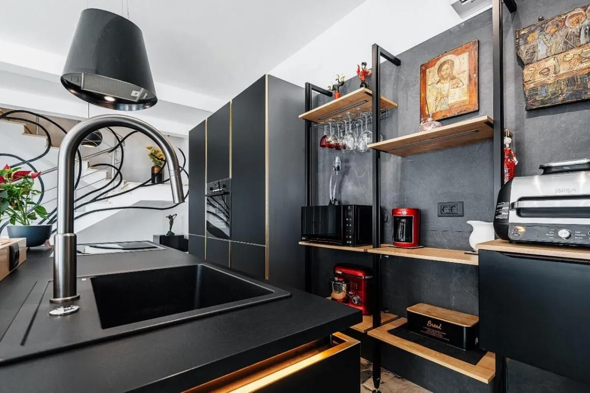 Sale, house, 350m², Reževići, Budva