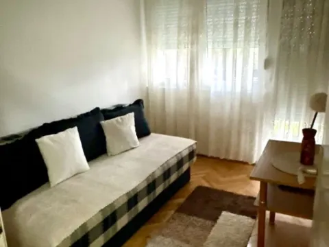 Izdavanje, dvosoban stan, 76m², Tuški Put, Podgorica - image 6