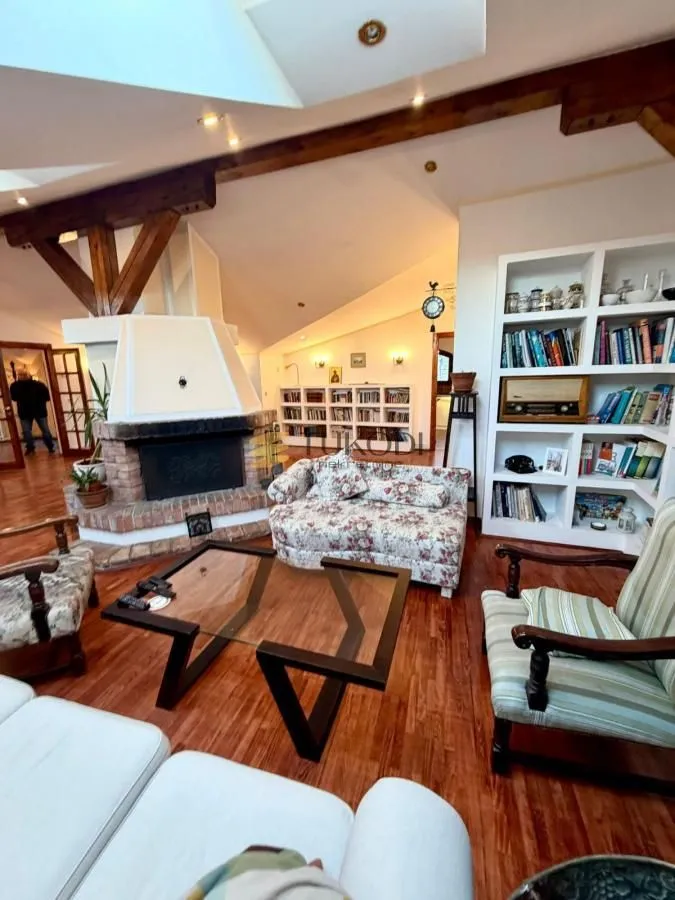 Izdavanje, stan, 210m², Stari Grad, Beograd