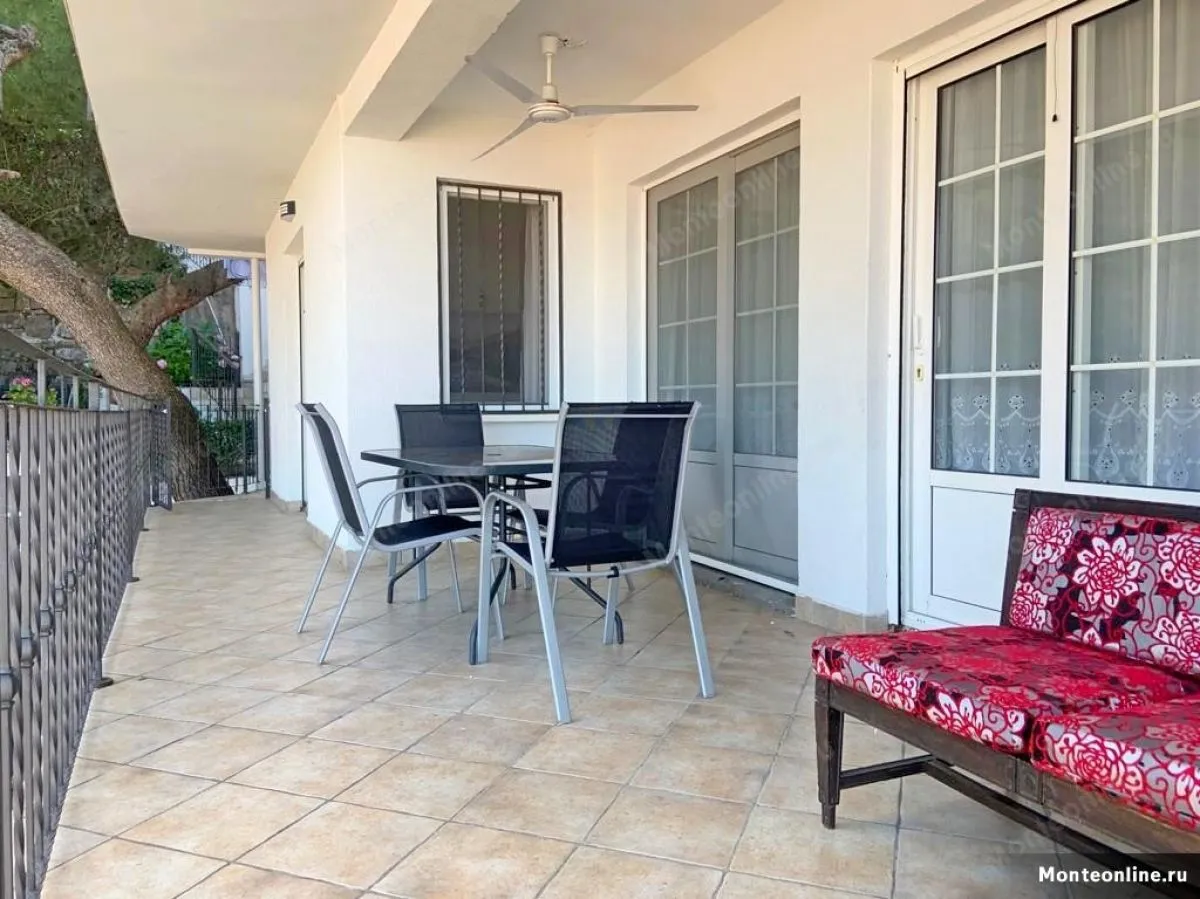 Sale, three bedroom apartment, 164m², Sveti Stefan, Budva