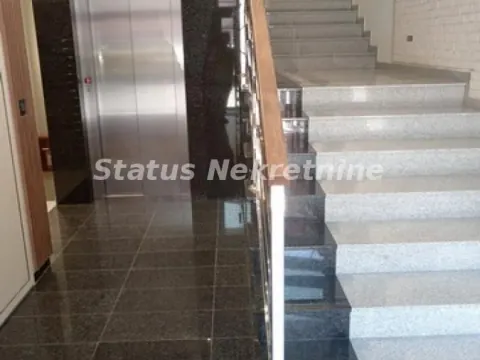 Izdavanje, trosoban stan, 60m², Sajmište, Novi Sad - image 4