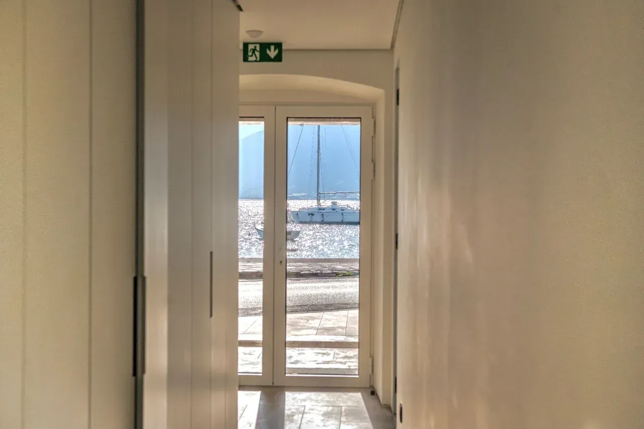 Izdavanje, kuća, 170m², Tivat, Crna Gora