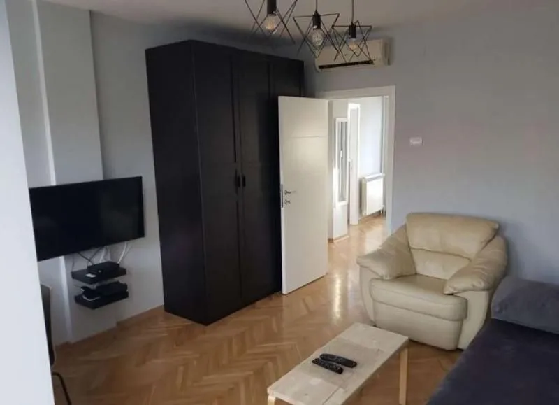 Izdavanje, dvosoban stan, 50m², Stari Grad, Beograd