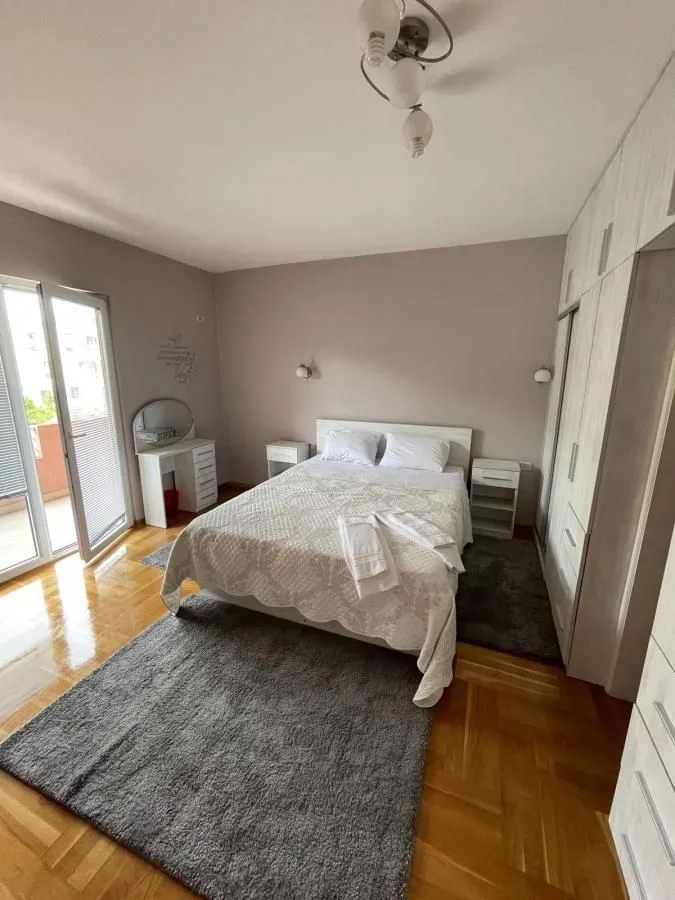 Rent, four bedroom apartment, 191m², Mrčevac, Tivat