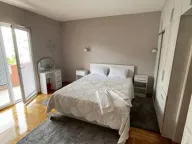 Izdavanje, četvorosoban stan, 191m², Mrčevac, Tivat - image 9