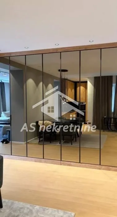 Izdavanje, dvosoban stan, 87m², Vračar Hram, Vračar Sve Podlokacije